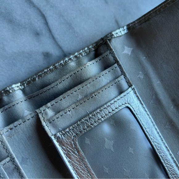 Fossil Maddox Multifunctional Trifold Wallet - Picture 13 of 16